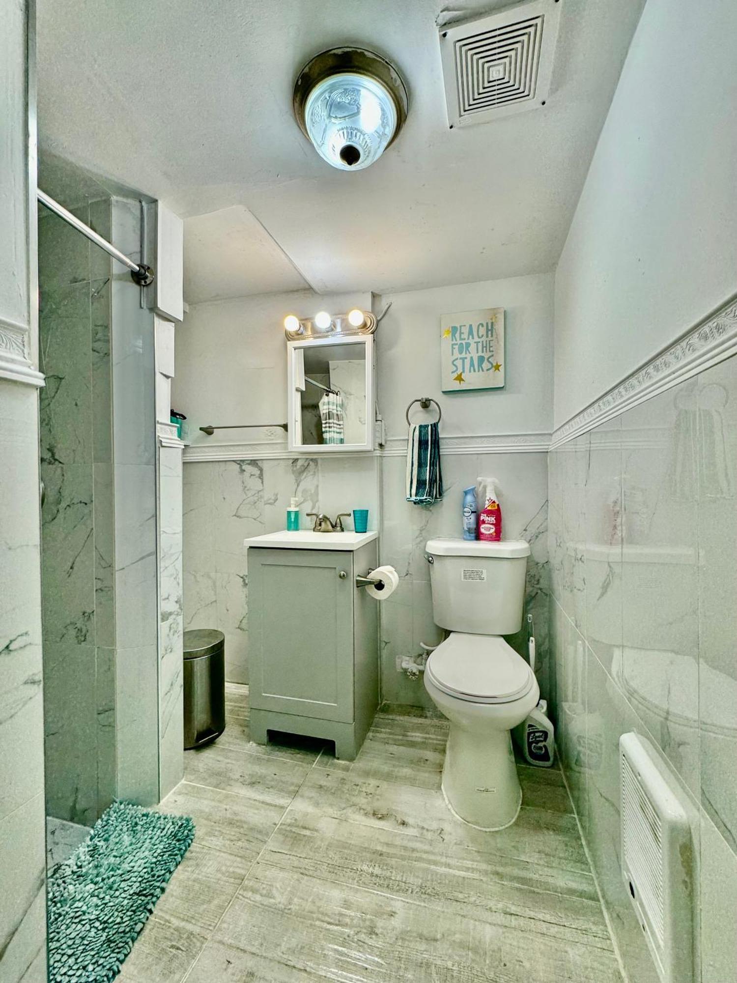 Private Tiny Room On The 1St Floor With Shared Bathroom Near Airport And Downtown Seattte Сиэтл Экстерьер фото