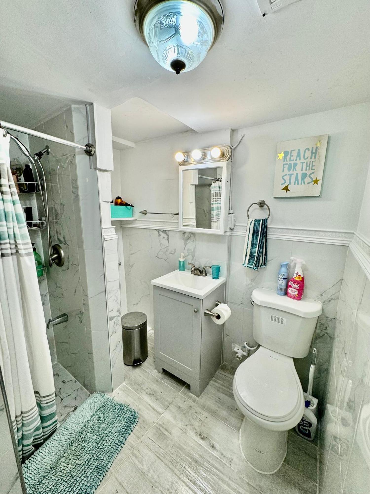 Private Tiny Room On The 1St Floor With Shared Bathroom Near Airport And Downtown Seattte Сиэтл Экстерьер фото